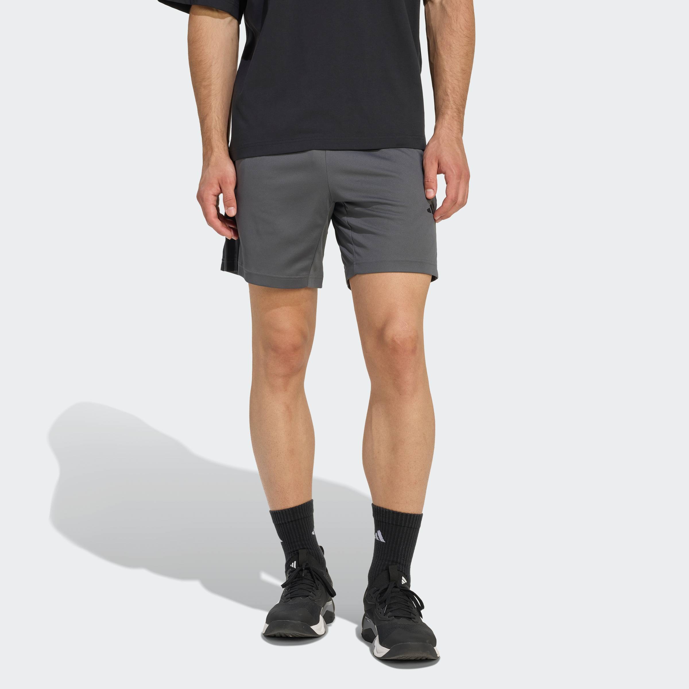 ADIDAS Gym & Training & Yoga WORKOUT ESSENTIALS BASE 3-STRIPES PIQUE SHORT 7inch Men Grey KD0695