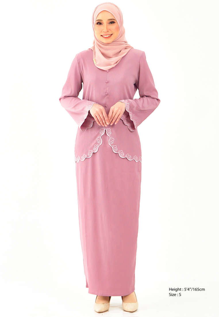 Gene Martino Gene Martino - Nizie Kebaya