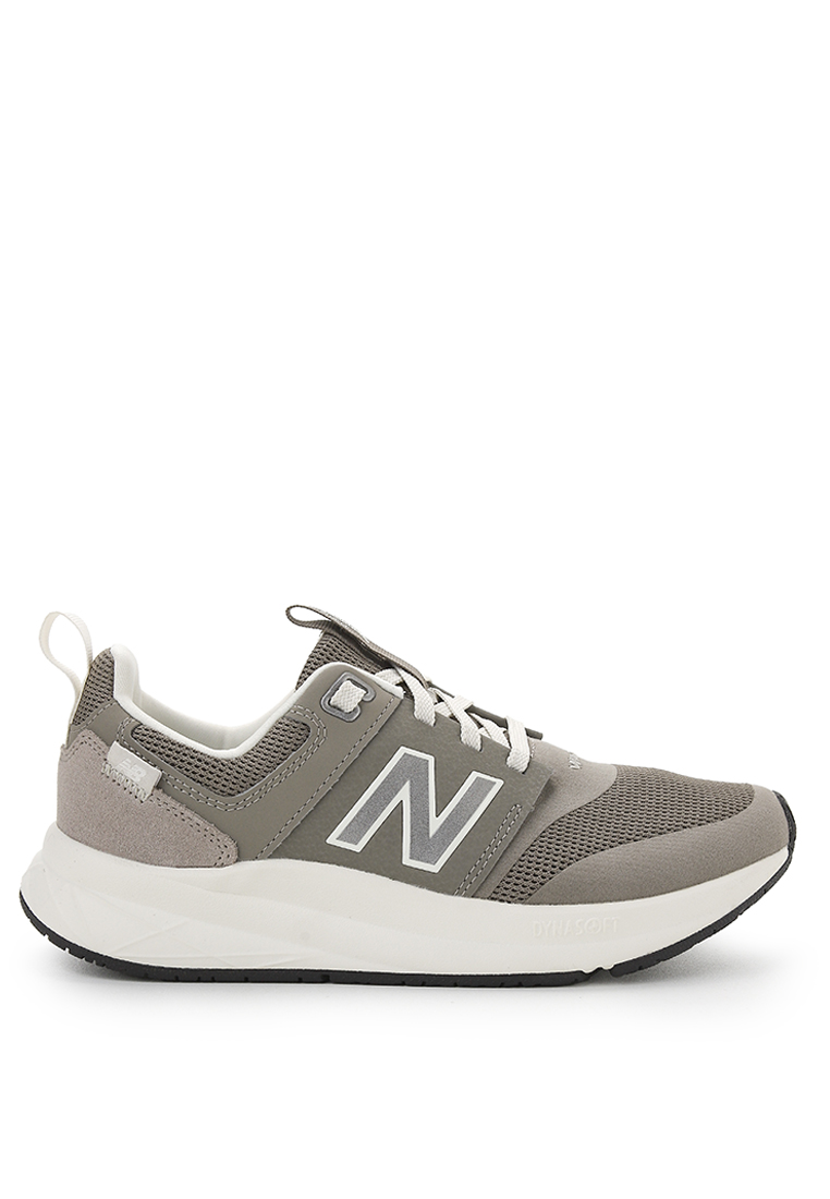 New Balance 900