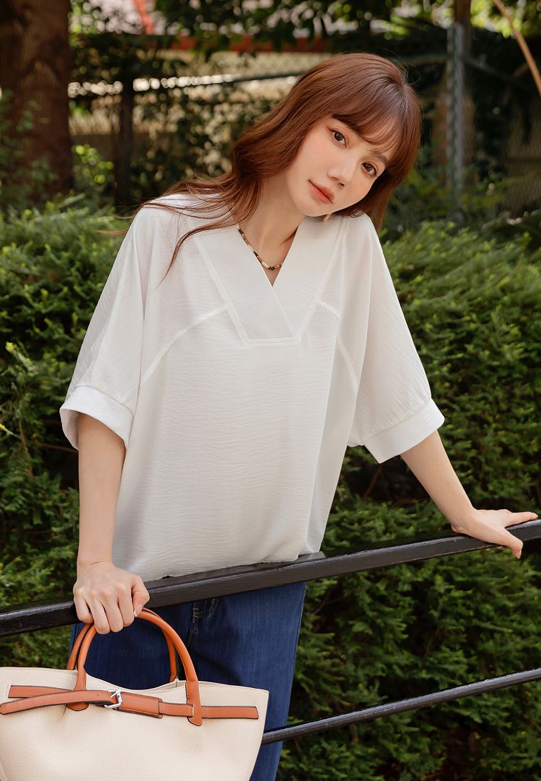 OBSTYLE Micro-Creased V-Neck Elbow Sleeve Top [AB20350]