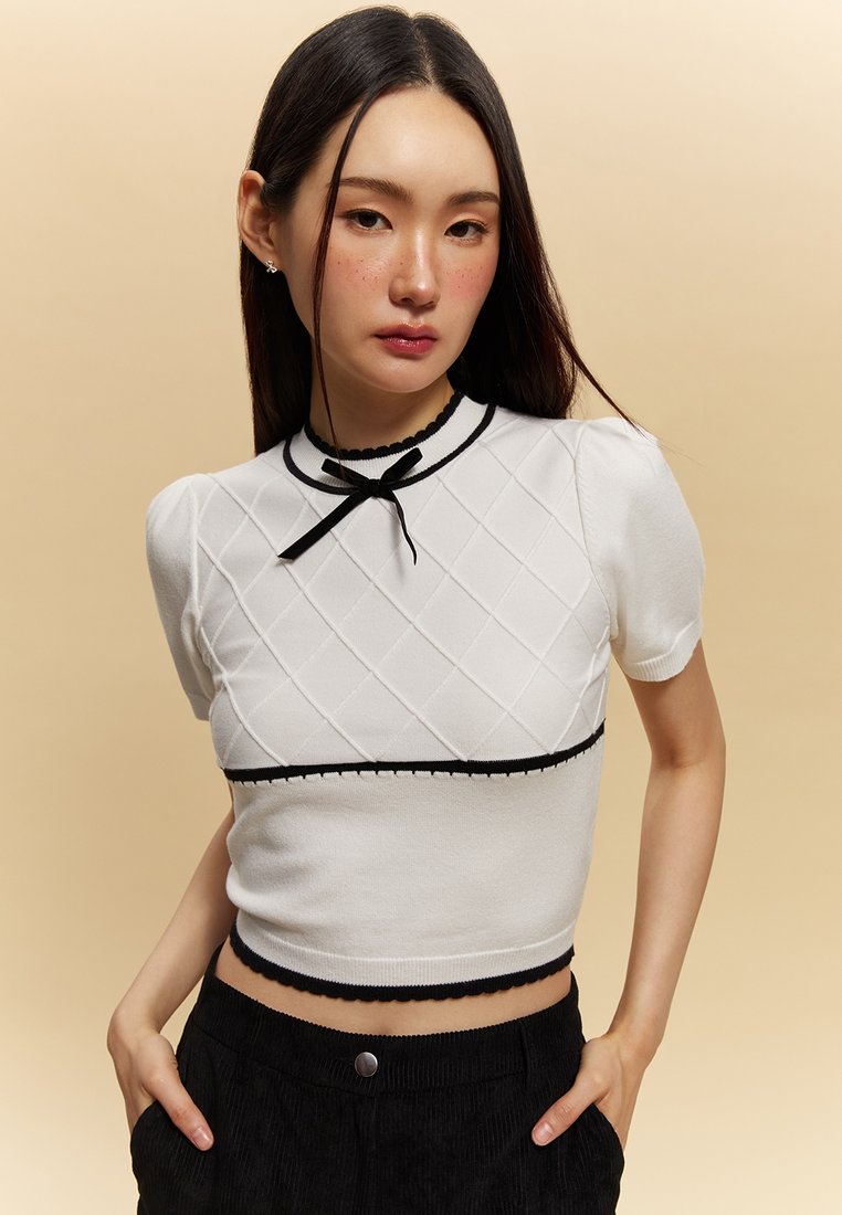 Pomelo Contrast Trim Argyle Pattern Knitted Crop Top with Bow Detail - White
