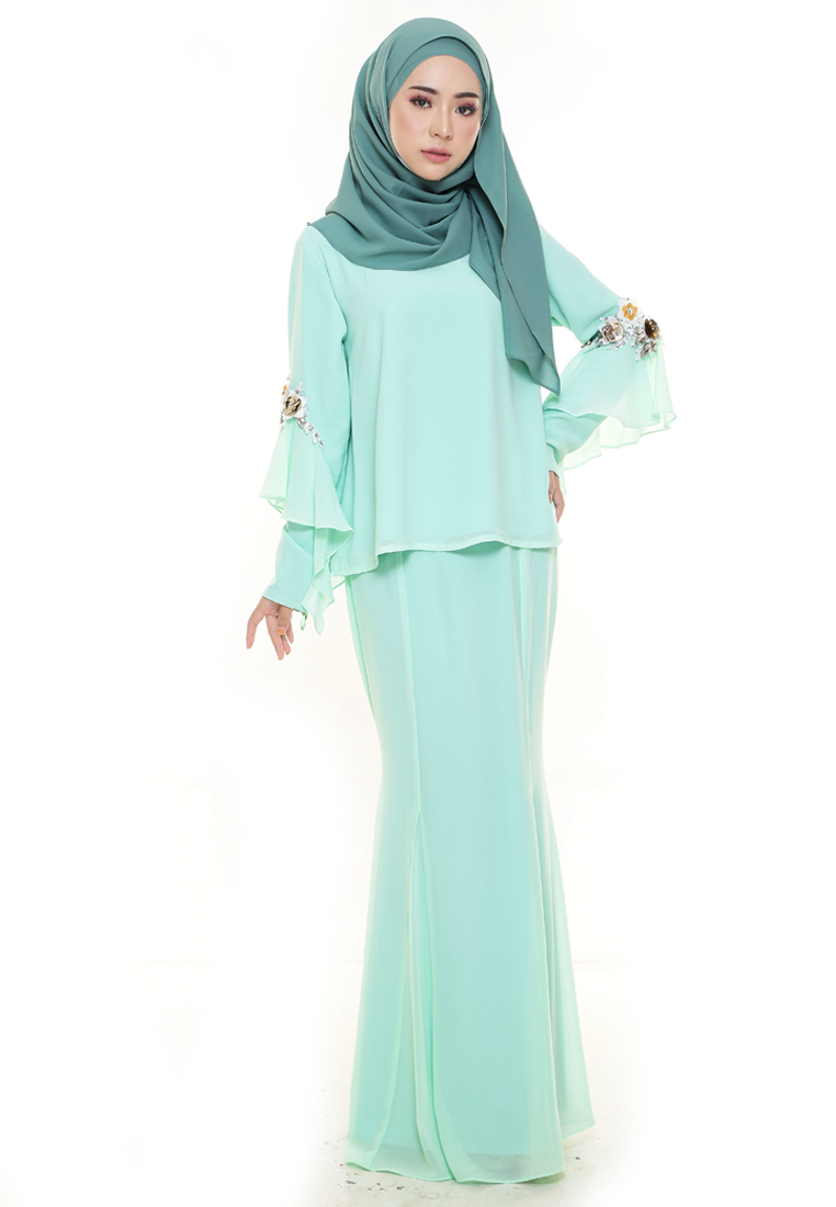 RINA NICHIE COUTURE Loreal Kurung Modern in Apple Green