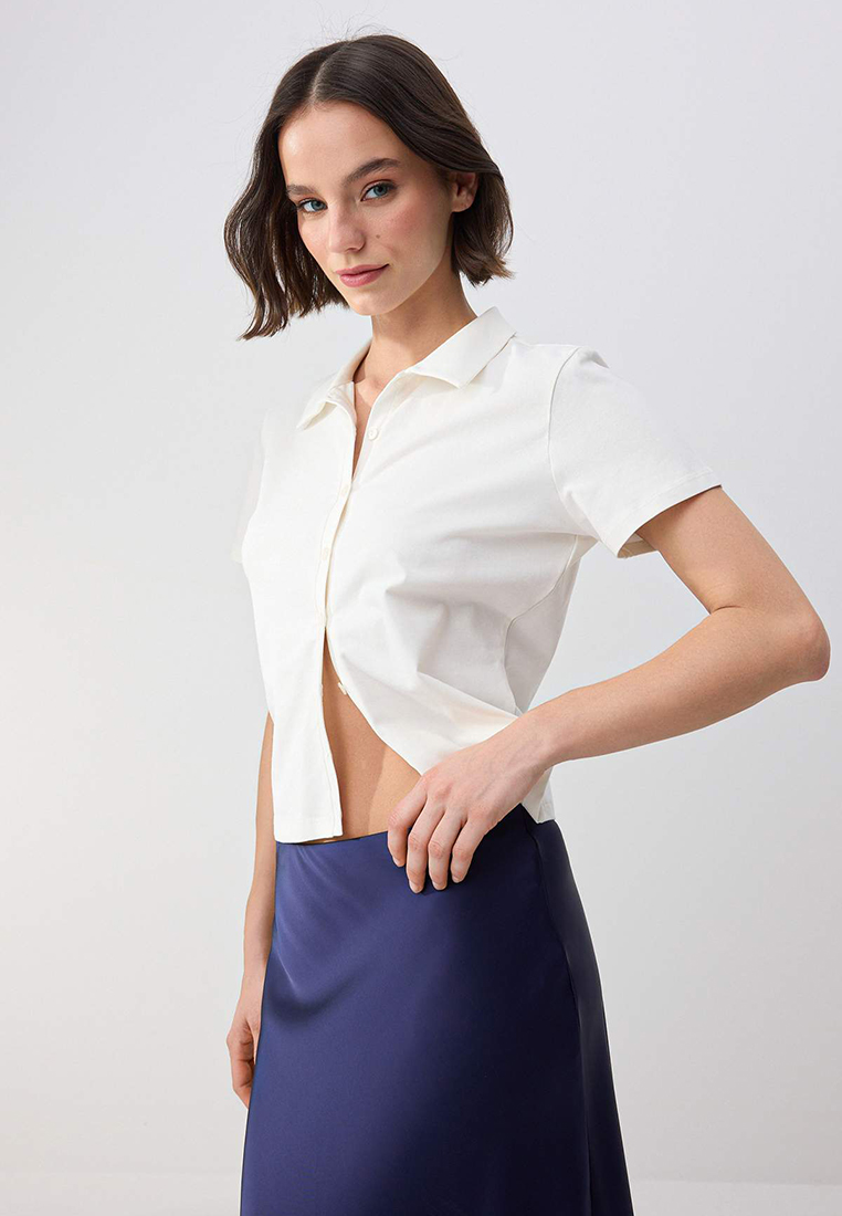 Trendyol Wardrobe Essentials-Ekru Fitted/Body-Fitting Buttoned Short Sleeve Crop Stretchy Knitted Bl