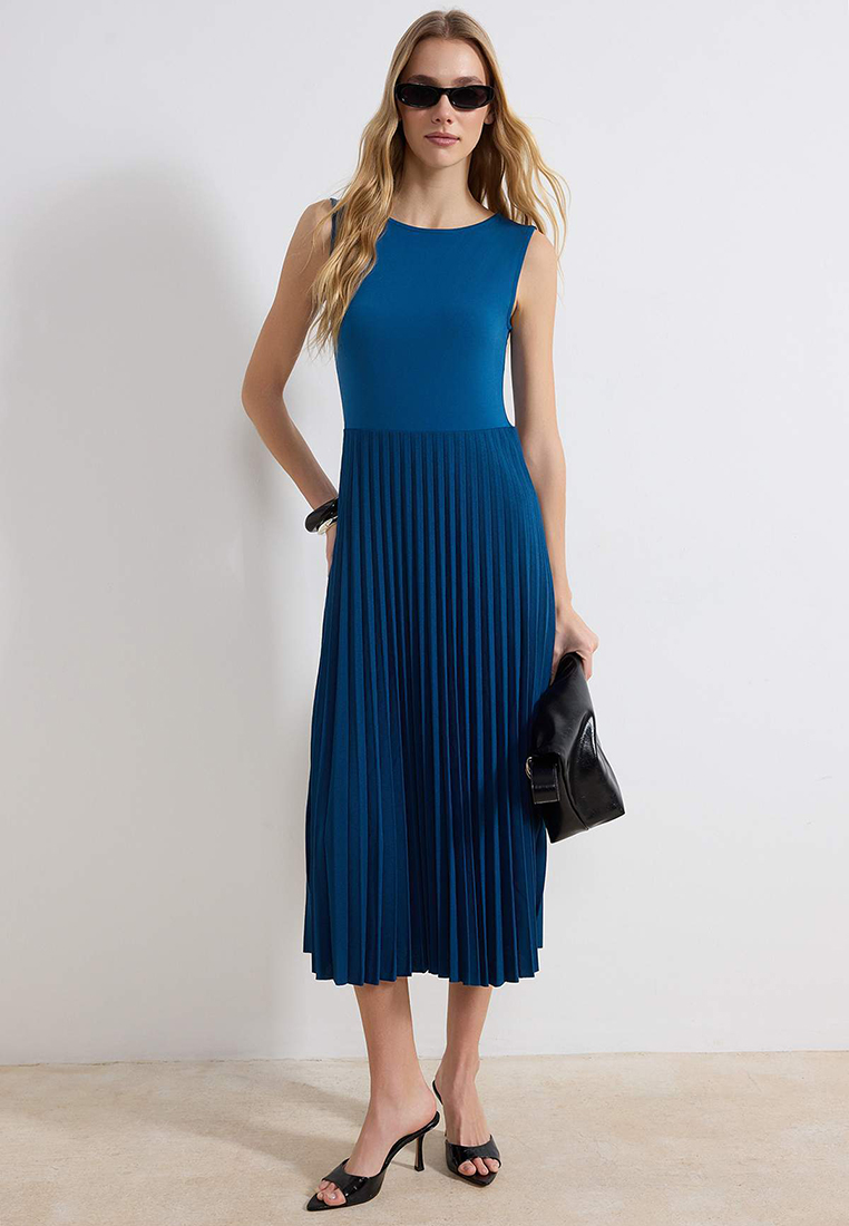 Trendyol Petrol Zero Sleeve Crew Neck Pleated Flexible Midi Knitted Dress Twoss24El785