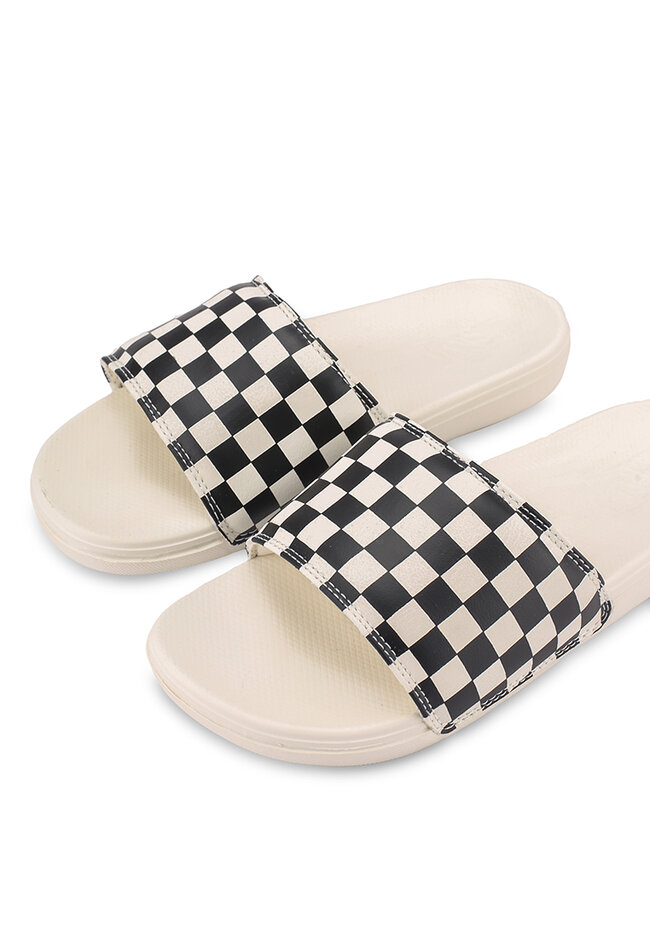 checkered sandals vans